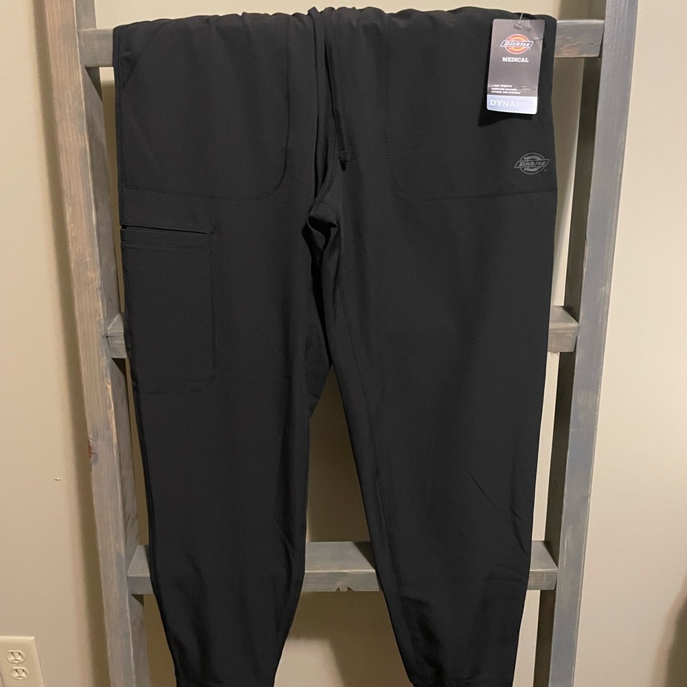 Dickies brand joggers. Black size medium. NWT